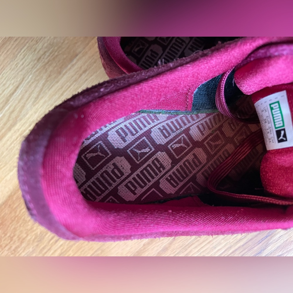 Puma Women's Suede Classic Velvet Casual Sneakers - Picture 8 of 11